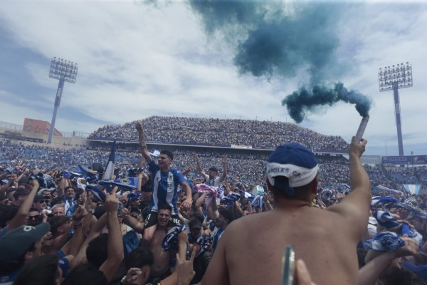 El Rico Pérez celebra el tercer ascenso en directo en la historia del Hércules
