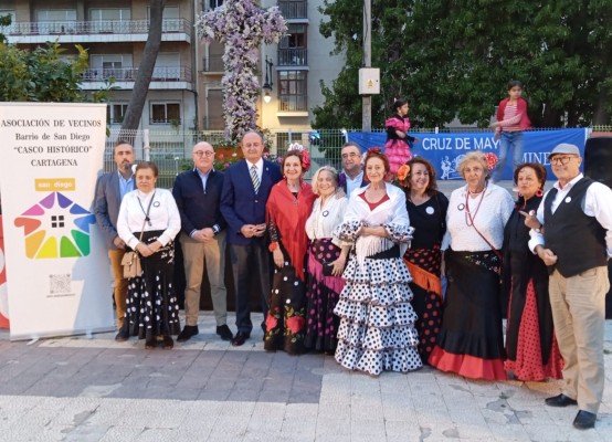 Comienza la Cruz de Mayo de Marte y Minerva en Cartagena con el pregón de Tomás Martínez Pagán 