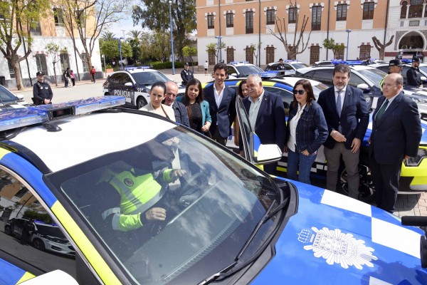 Así son los 25 nuevos coches de la Policía Local de Murcia: 820.000 euros con 3 eléctricos