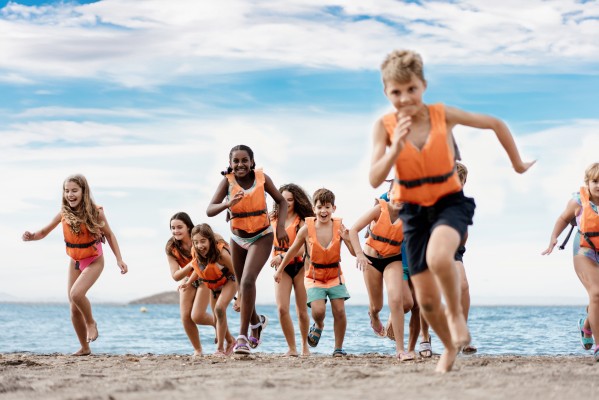 Apúntate a 'clases' en el Mar Menor: descuentos del 50% en actividades náuticas para grupos de escolares