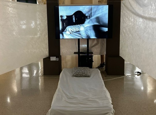 La intimidad vista a través de la mirilla del arte: Colectivo 10 expone 'De puertas adentro' en el Cuartel de Artillería de Murcia