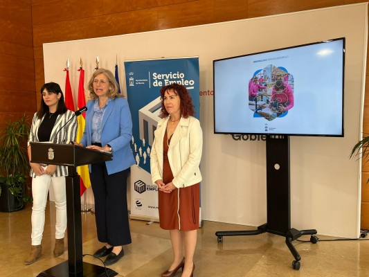Más de un centenar de personas logran un contrato gracias a la Agencia de Colocación de Murcia