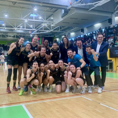 El Hozono Jairis avanza hacia las eliminatorias en Vigo (51-59) con un 2-18 en el último cuarto