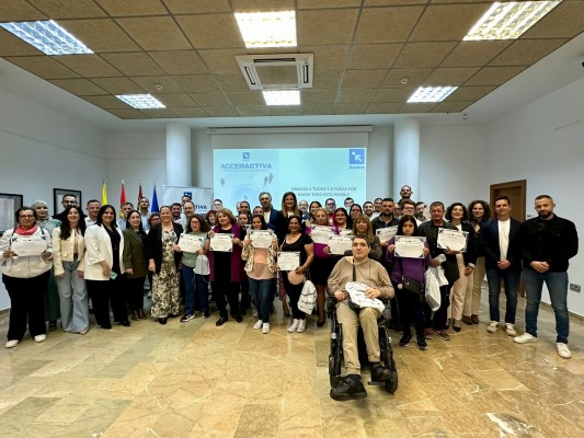 Archena entrega los diplomas del proyecto de inserción laboral de Accem