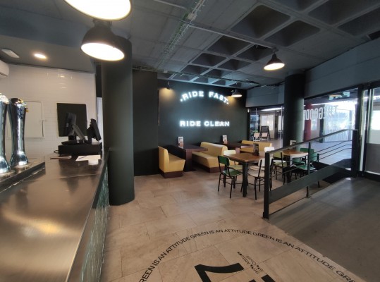 La fiebre por comer fuera se desboca en Murcia y los locales de hostelería se multiplican: de burguers a poke