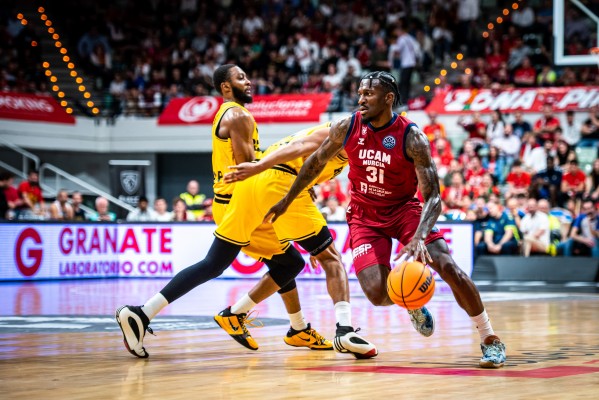 Un arrollador UCAM CB da el primer paso para llegar a la Final a Cuatro europea