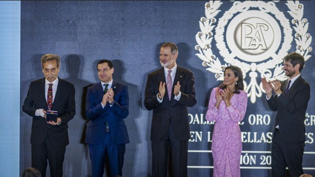 Los Reyes entregan a Pedro Cano la Medalla de Oro al Mérito en las Bellas Artes