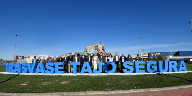 Homenaje al Trasvase Tajo-Segura: su nombre ya luce en una las principales entradas a Murcia