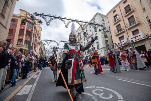 La Gloria estrena el mes festero y pregona las próximas Fiestas de Moros y Cristianos de Alcoy 