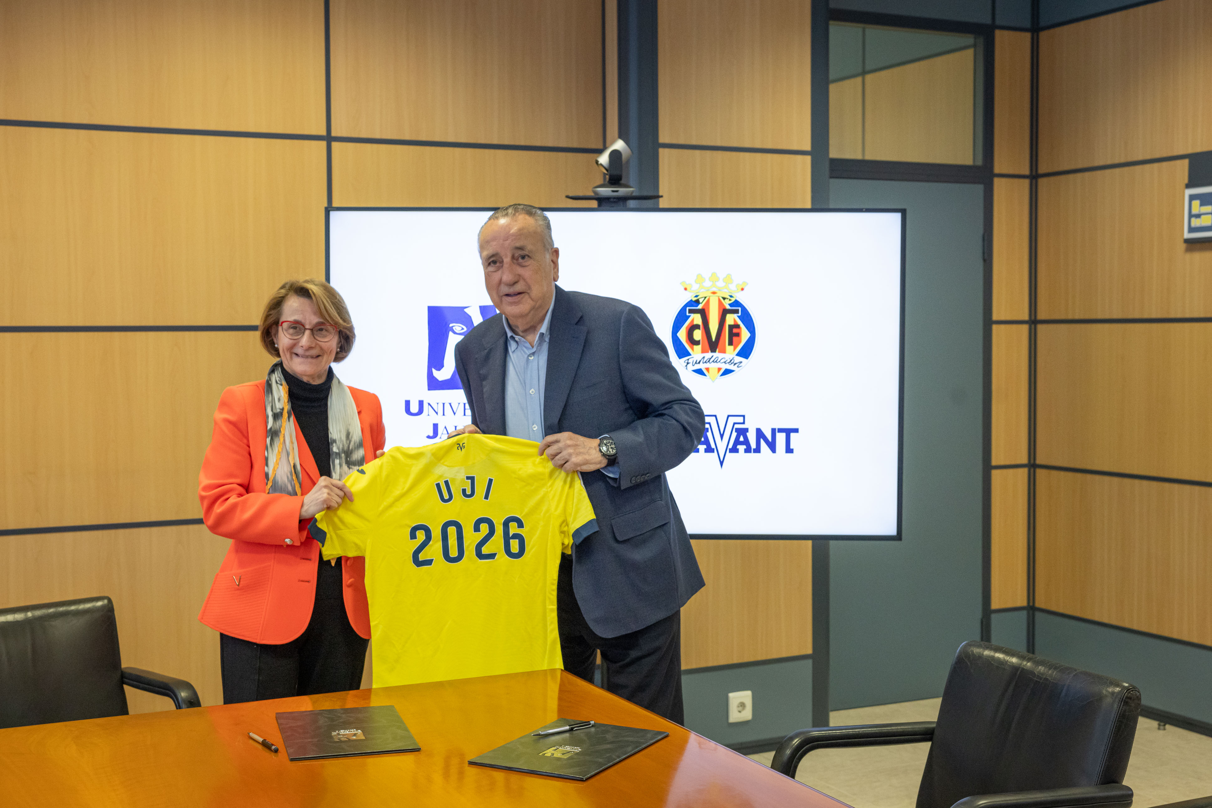 L'UJI i el Villarreal CF renoven la càtedra comuna fins 2026: el club aportarà 10.000 euros més
