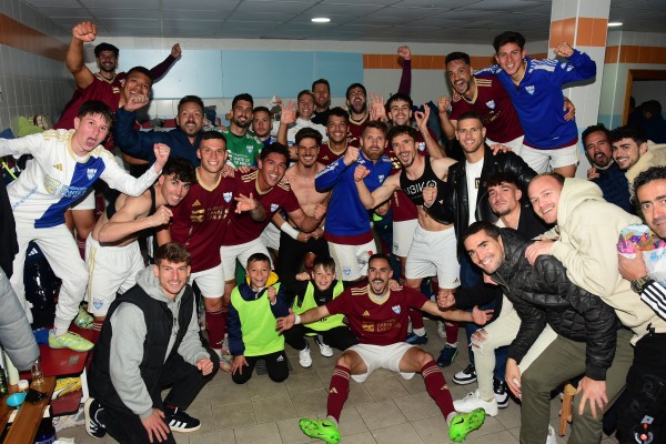 La Unión, al que restan tres puntos, gana al Marbella y sale del descenso en la Segunda RFEF