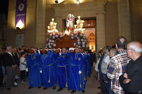 Emoción y devoción en la procesión de la Virgen de los Dolores en Las Torres de Cotillas
