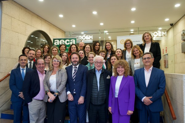Un diálogo analiza los caminos hacia el liderazgo de las mujeres en las esferas directivas
