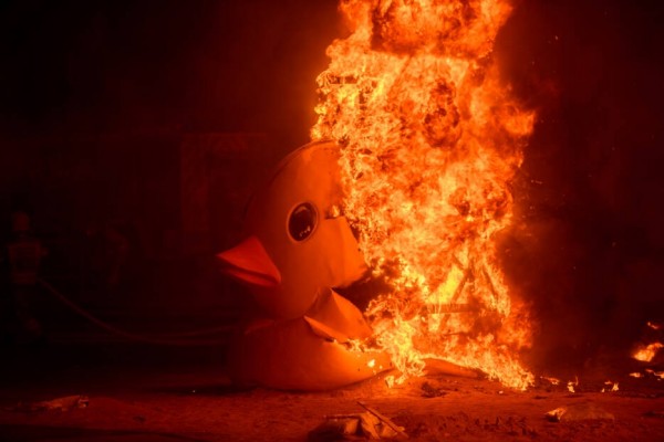 Las Fallas de 2024 llegan a su fin con la Cremà de sus casi 770 monumentos