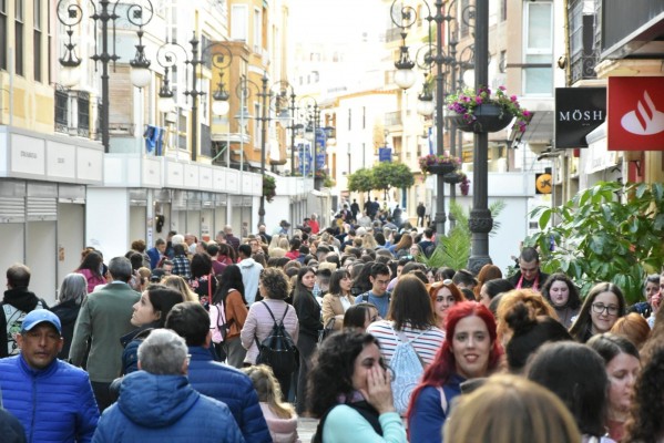 La Feria del Libro de Lorca se despide... hasta el año que viene: 15.000 visitantes y 1.300 ejemplares vendidos