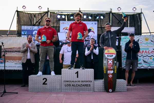 El catalán Bernat Cortés es campeón de España de Fórmula Kite en el Mar Menor 