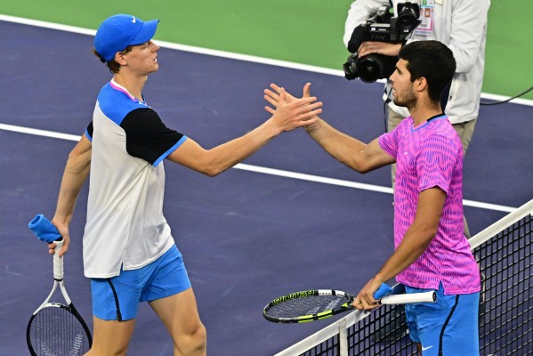 Espectacular remontada en Indian Wells: un bravo Alcaraz frena en seco a Sinner y disputará la final