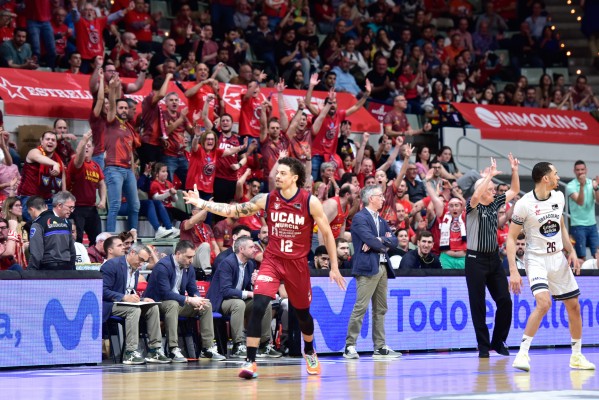 El UCAM iguala su mejor racha ACB con un quinto triunfo seguido siendo muy superior al Obradoiro