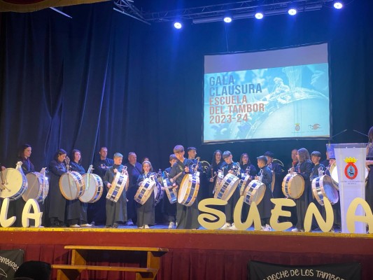 Los tambores de Mula tienen su futuro asegurado: los más pequeños exhiben su habilidad con el redoble en la clausura de la Escuela del Tambor