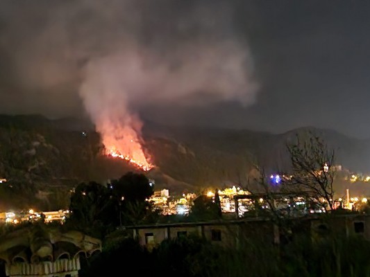 Activan el nivel 1 de emergencia por un incendio forestal en Algezares junto al Santuario de la Fuensanta