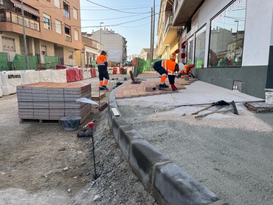 El túnel que dividía Beniaján ya es historia y se ha rellenado con los materiales del derribo