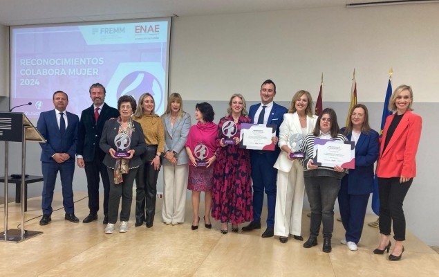Colabora Mujer entrega sus primeros galardones a las directivas de la Región con motivo del 8M