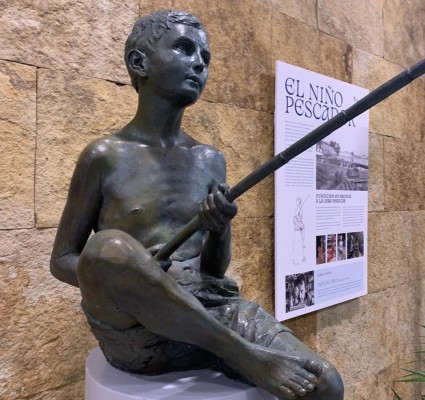 Este es 'El niño pescador' de San Javier: la escultura de Manuel Páez se colocará frente al Mar Menor