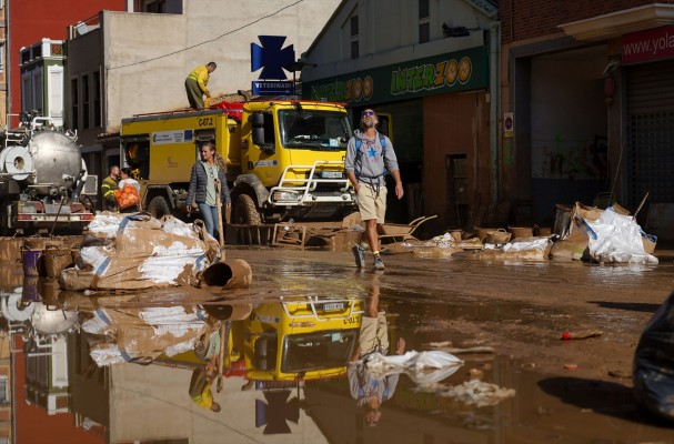 Guardias civiles de Paiporta lograron salvar a unas 100 personas arrastradas por la dana
