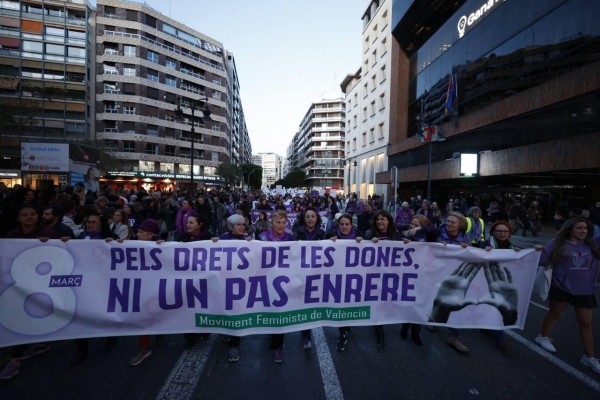 València sale a la calle para reclamar que no se retroceda en los derechos de la mujer