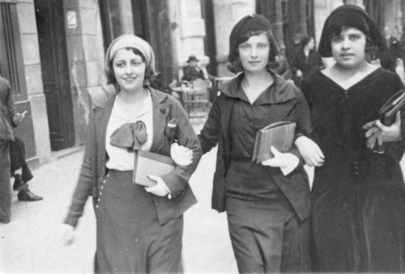 Así han cambiado las mujeres en la Región a lo largo del siglo XX con la fotografía como testigo 