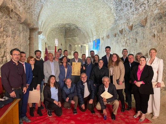 Mula pone fin al 'pleito' con el marqués de los Vélez y, siglos después, toma posesión de su castillo  