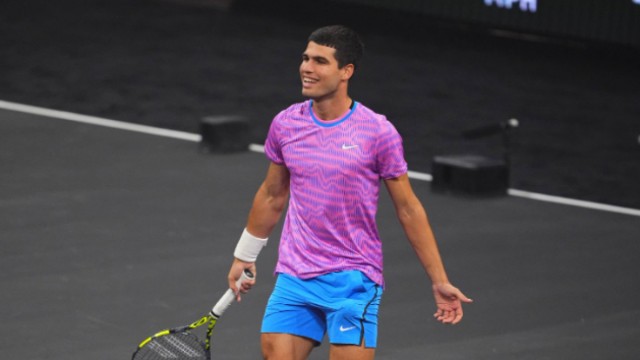 Alcaraz gana la exhibición de Las Vegas ante Nadal en el súper tie break en su sexta bola de partido