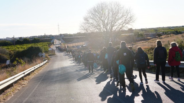 Alrededor de 350 personas participan de la XV ‘Volta a peu pel terme’ de Fundació Caixa Rural Vila-real