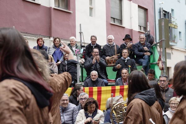 El Pregó 2024 anuncia la fiesta con un estallido de emociones, música y participación popular 