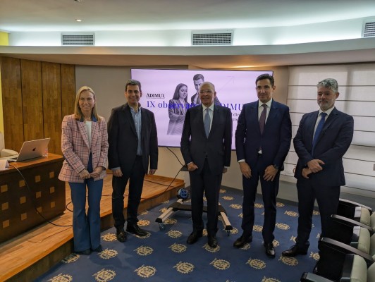 Los directivos de la Región no esperan crecimientos en la economía y confían en los fondos europeos