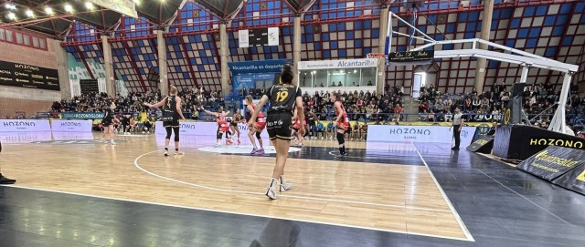 El Jairis Alcantarilla gana remontando 11 puntos ante el Spar Girona y sigue octavo en la LF Endesa