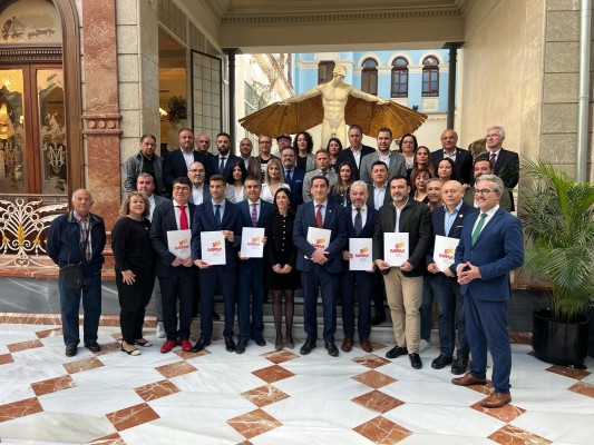 Ocho formaciones locales se unen para reclamar un reparto justo del Presupuesto de la Comunidad