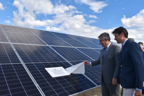 Molina estrena un parque solar de 2,1 MW promovido por 100 familias y empresas de la Región