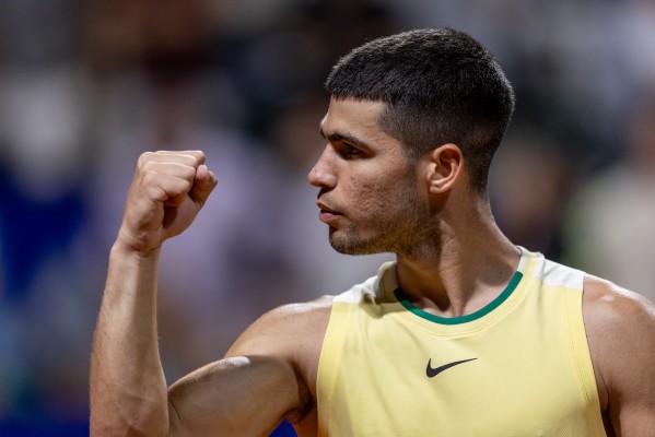 Alcaraz avanza en Buenos Aires al ganar al italiano Vavassori, al que aguanta para acabar arrasando 