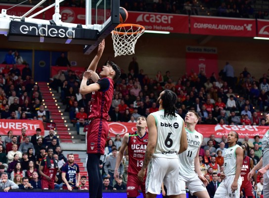 Fabián Flores es el decimoctavo murciano que debuta en la élite con el UCAM CB