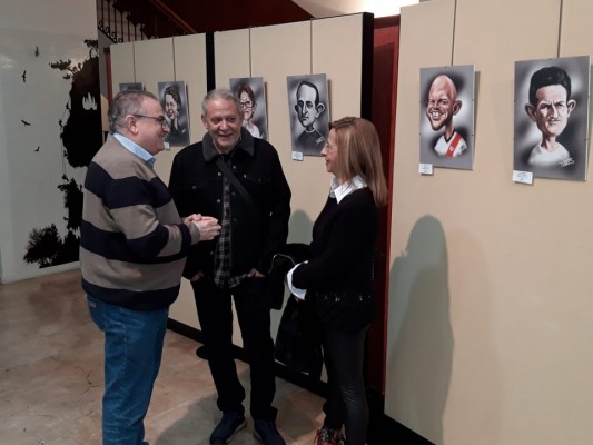 Las caricaturas de José Torres Villa se adueñan del Museo Siyâsa
