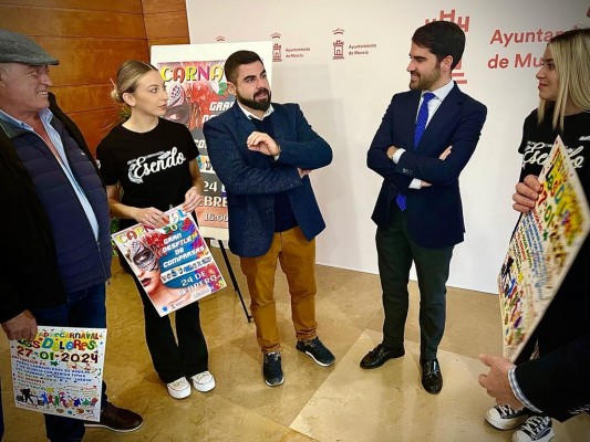 Los Dolores calienta motores para el carnaval con una fiesta de disfraces este sábado