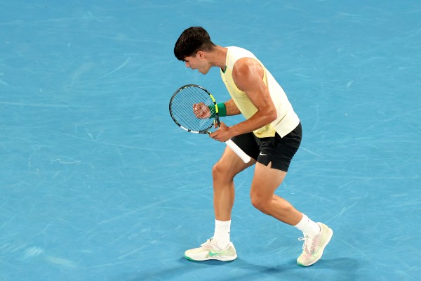 Un prometedor inicio en Australia: Alcaraz arrolla al francés Gasquet y se medirá al italiano Sonego