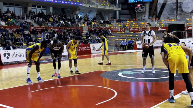 El Odilo, imponente al final, gana al Salou por 77-70 y sigue siendo un líder firme en la LEB Plata 