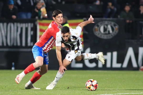 El CD Castellón muestra su versión más práctica, derrota al Algeciras y es el campeón de invierno