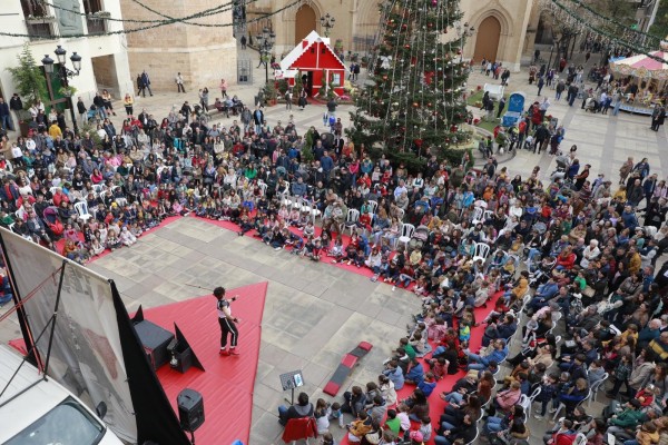 Castelló disfruta de 'Nadal de Circ' con los espectáculos de El Gran Dimitri y La Troupe Malabó


