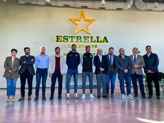 El Real Murcia y el UCAM CF recaudarán fondos para Cáritas en el derbi navideño 