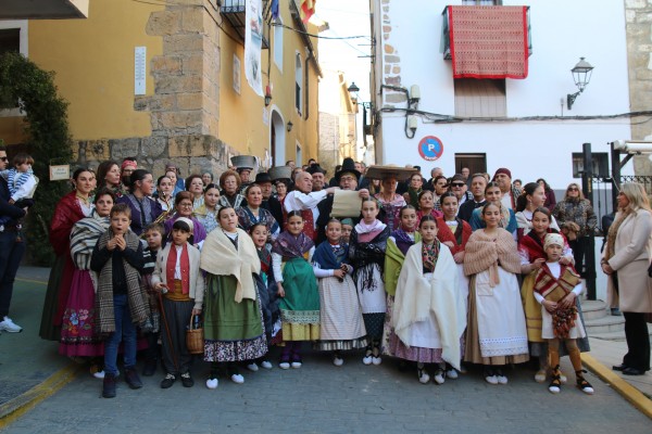 Sueras muestra sus costumbres y antiguos oficios en la fiesta 