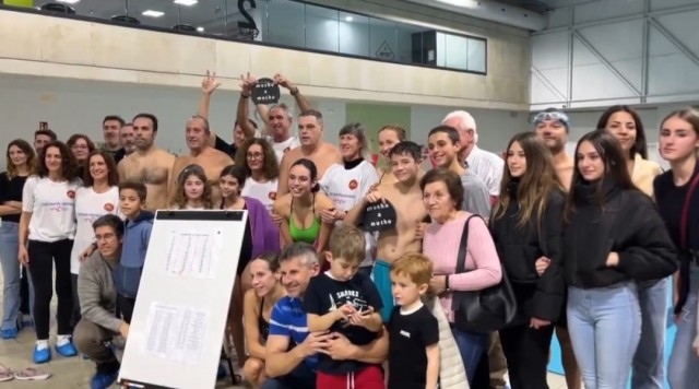 Quico Argudo Iturriaga hace historia al nadar más de 15 horas para ayudar a los niños con cáncer
