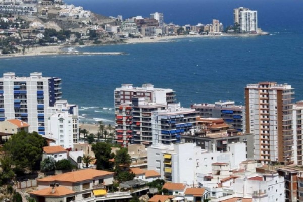 Sareb pone en venta 2.337 viviendas en la costa, la mitad en la C.Valenciana